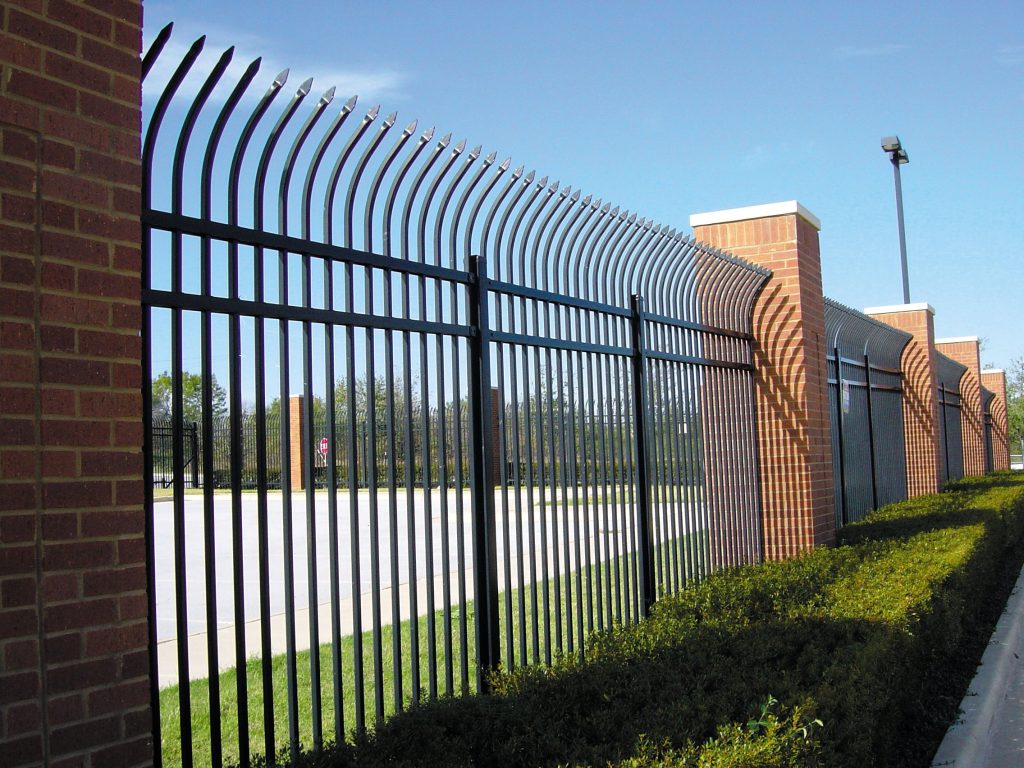Aluminum fence around commercial lot