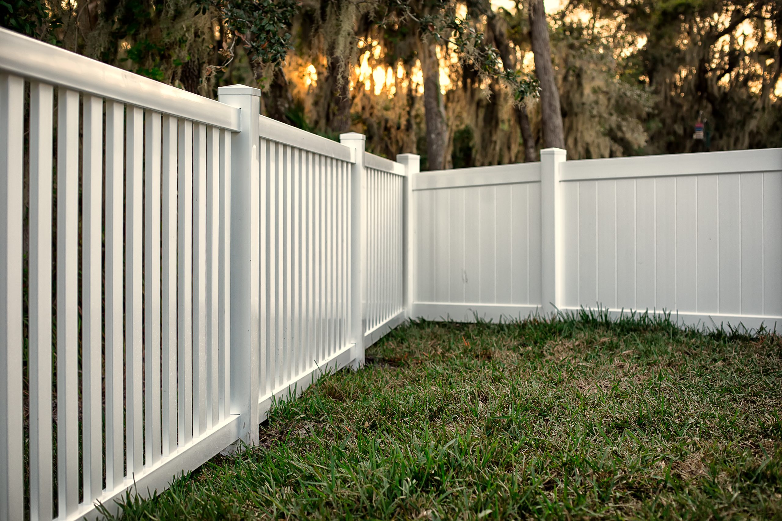 Decorative vinyl fencing for yard