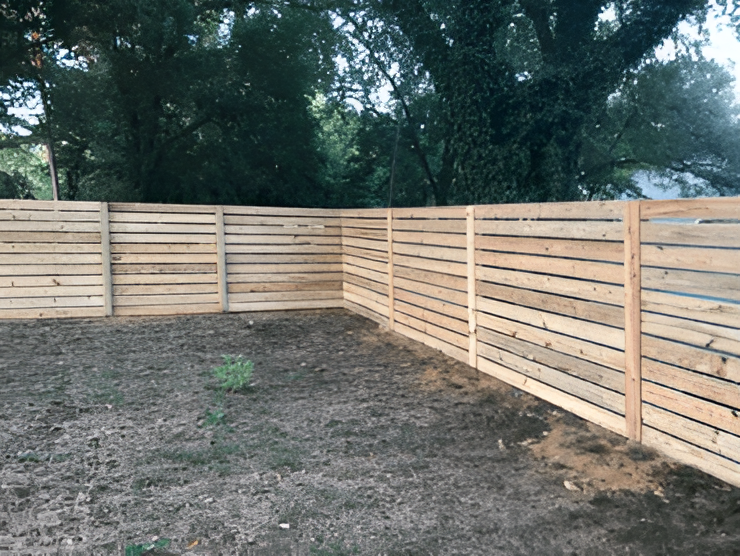 Wood-Fence Hampton-Pinckney